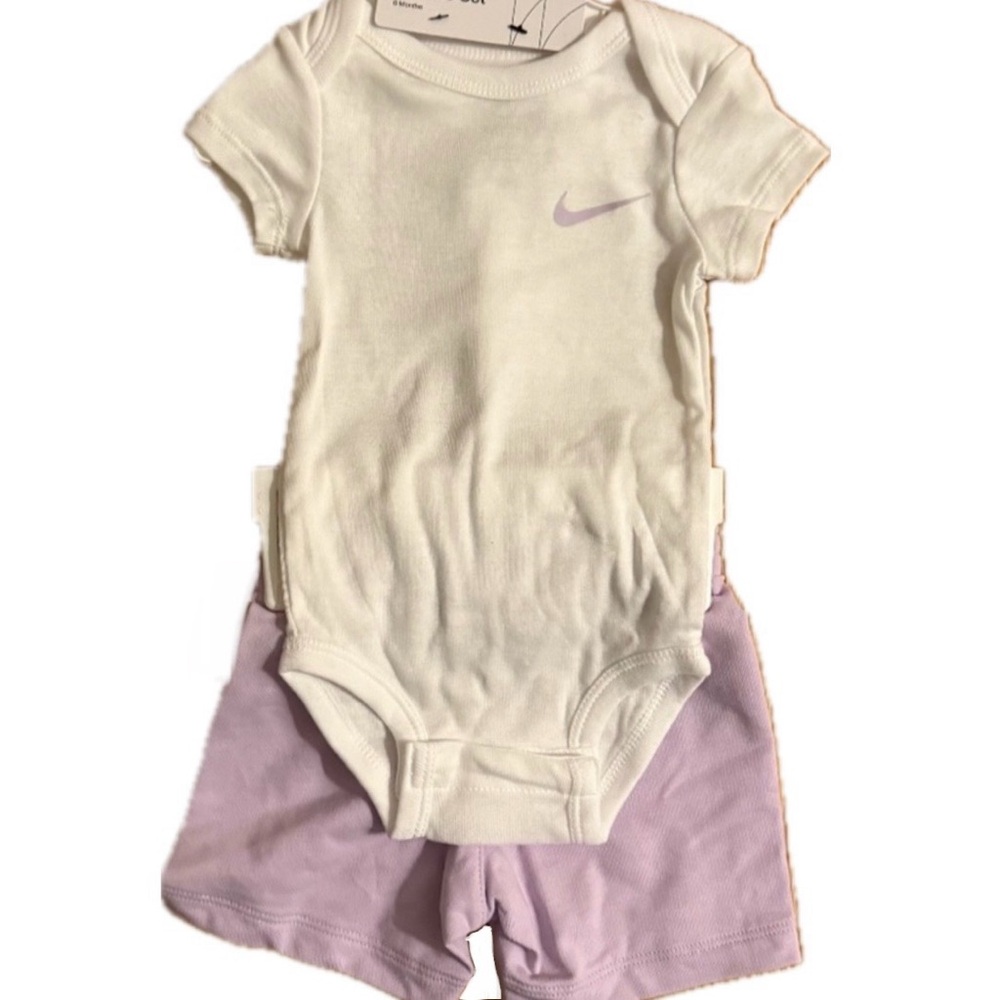 Nike Baby Girl 2 Piece Outfit Set